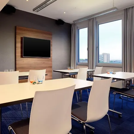 Aloft Hotel 4*